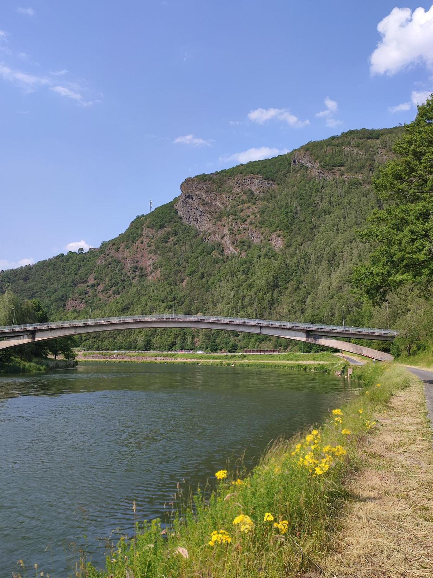 Entre Meuse Et Foret Revin  외부 사진